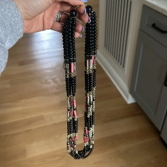 Vintage black beaded necklace - Picture 1 of 9